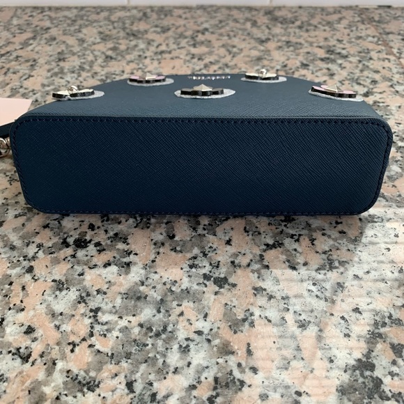 NWT Kate Spade Cameron Spade Flower Appliqué  Dome Blue  Medium Dome Cosmetics - Picture 8 of 12